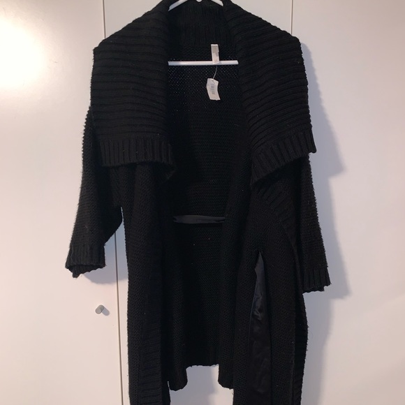 L Thick Black Sweater from Gap Body - Picture 1 of 12